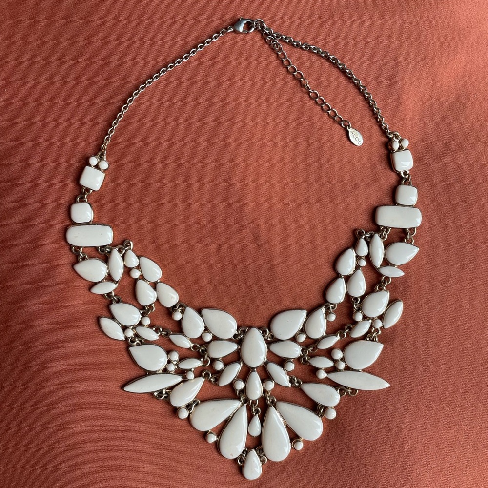Beautiful cream statement necklace